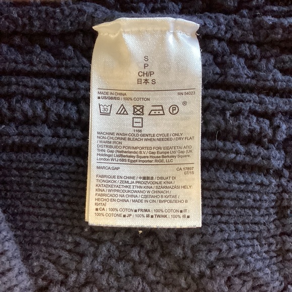 GAP Women's Purple Cable Knit Sweater - Picture 6 of 9